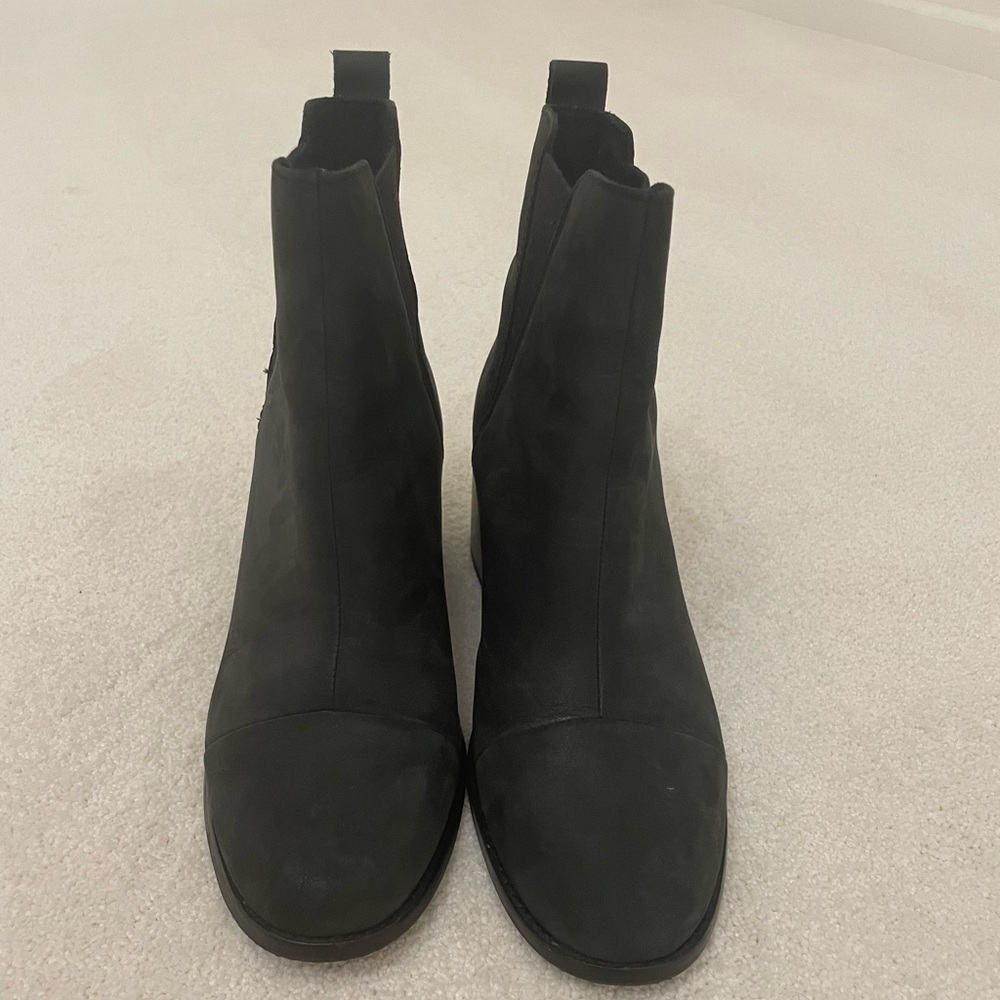 Tom’s 8.5 Women's Evelyn Stacked Block Heel Booties